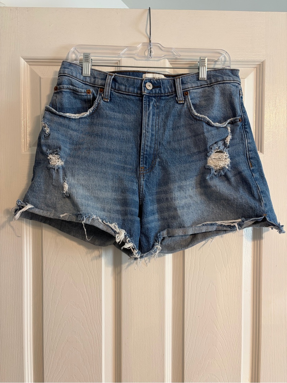 Abercrombie & Fitch Curve Love High Rise Mom Shorts Distressed Denim Size 12/31